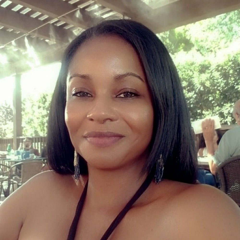 Meet your Posher, Angela